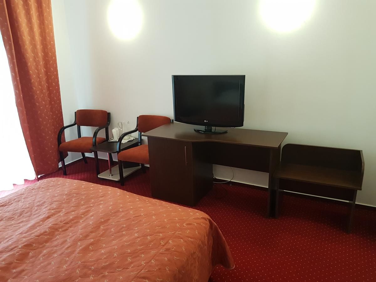 Отель Hotel Cristal Sinaia Синая