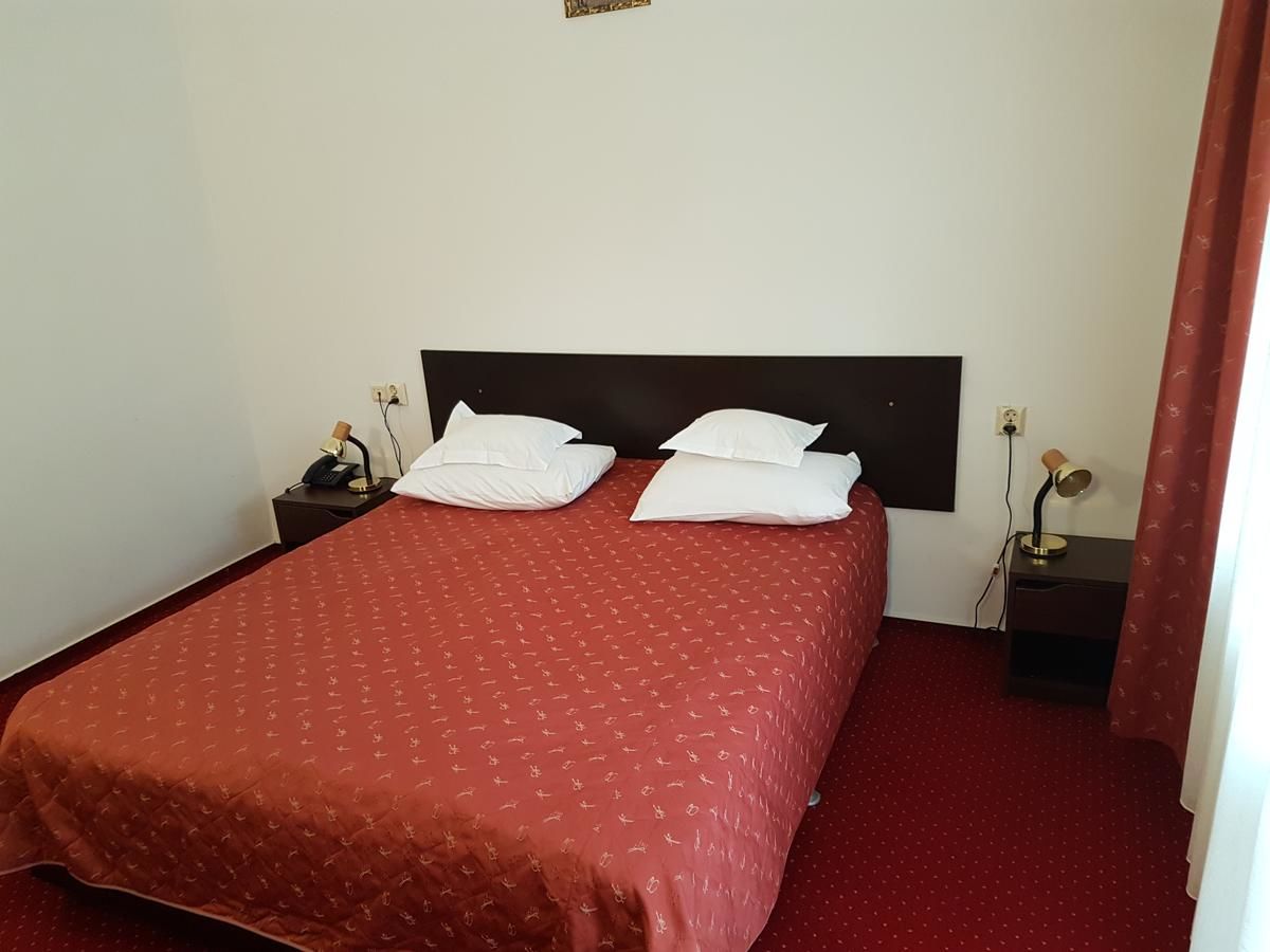 Отель Hotel Cristal Sinaia Синая