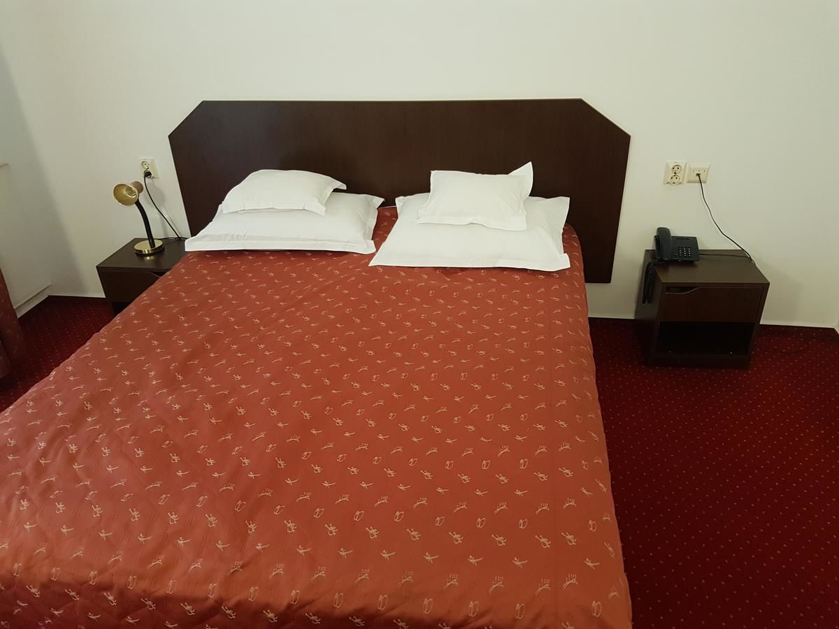 Отель Hotel Cristal Sinaia Синая