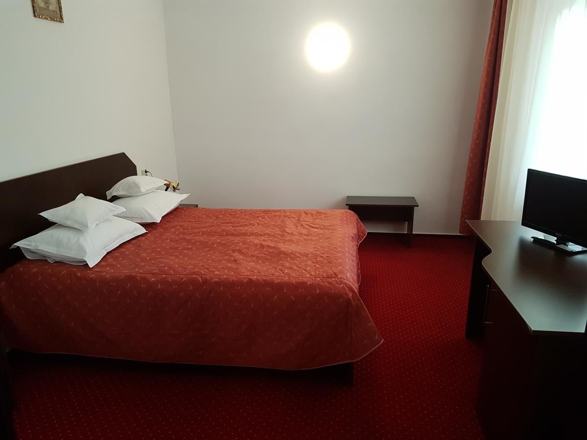Отель Hotel Cristal Sinaia Синая