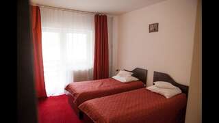 Отель Hotel Cristal Sinaia Синая Двухместный номер с 2 отдельными кроватями-1