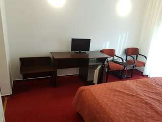 Отель Hotel Cristal Sinaia Синая Двухместный номер с 1 кроватью или 2 отдельными кроватями-7
