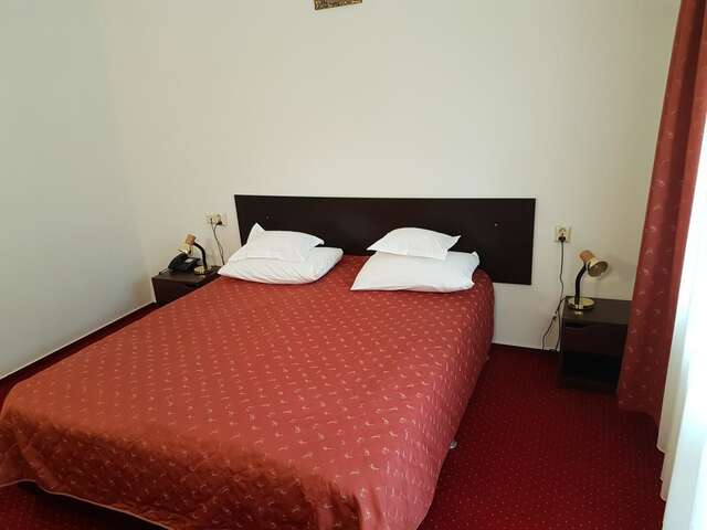 Отель Hotel Cristal Sinaia Синая-36